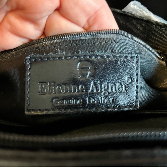 Vintage Etienne Aigner hand bag. Leather. Has clips to attach a crossbody strap. - Picture 3 of 14